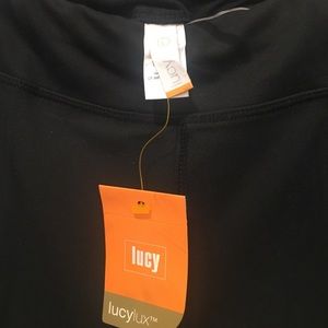 🕶LUCY NWT CAPRI ATHLETIC PANTS🚴🏻‍♀️
